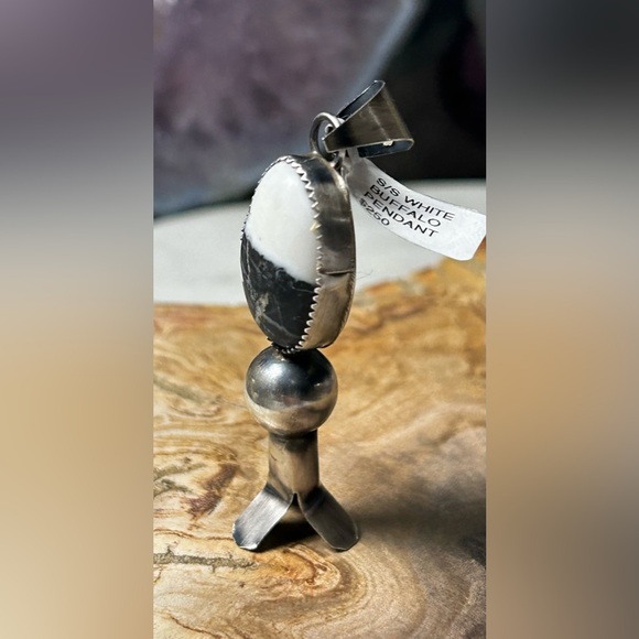 NWT Tia Long Navajo Handmade White Buffalo Squash Blossom Pendant - Picture 6 of 6